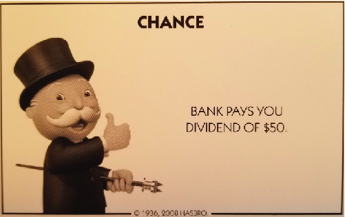 Uma foto do cartão Chance do jogo Monopoly.