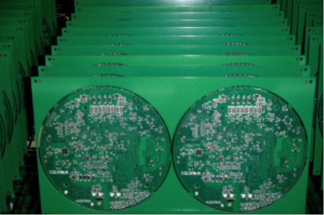 Placas de circuito impreso empaquetadas para distribución