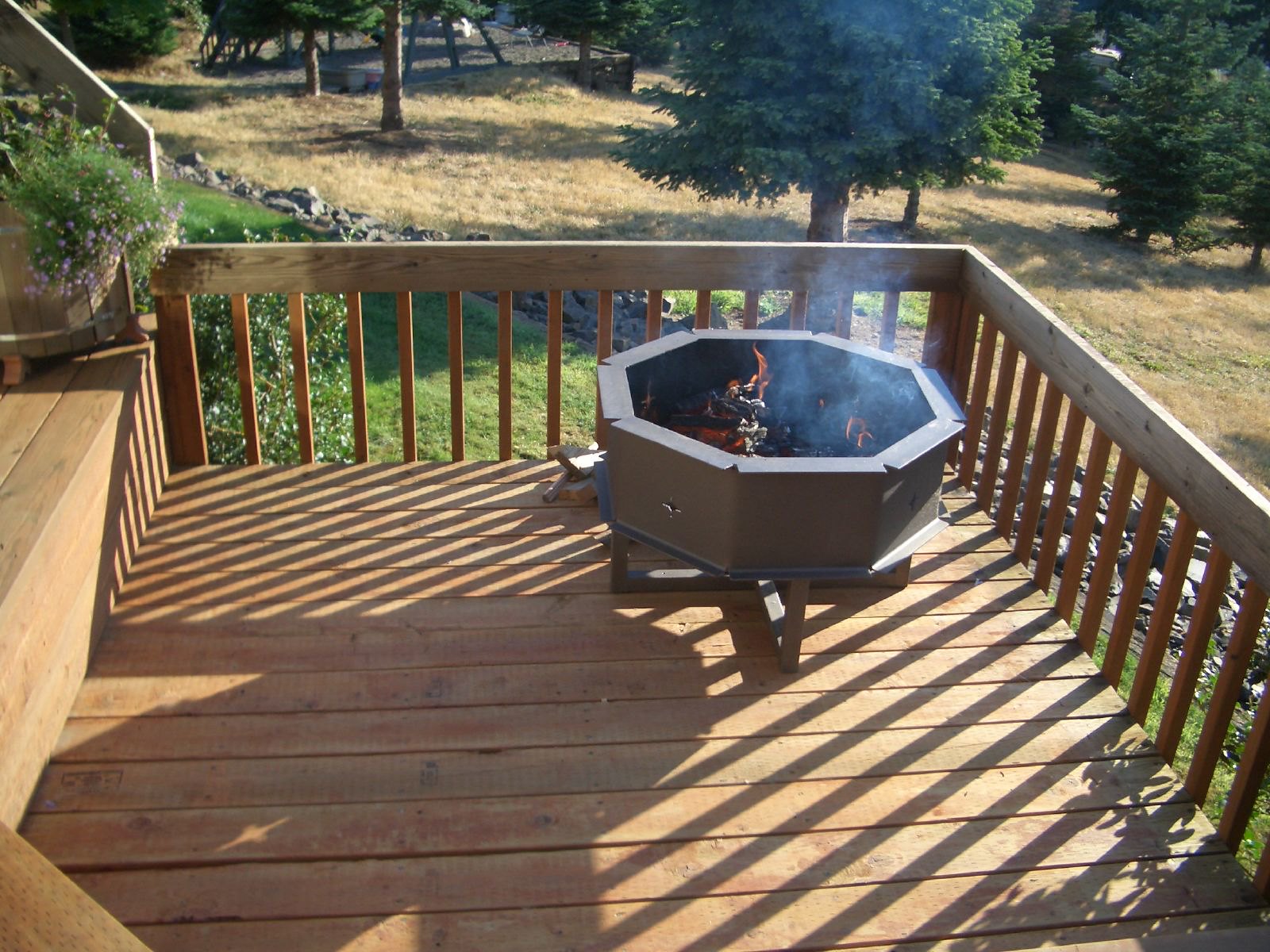 Deck-with-fire-pit.jpg