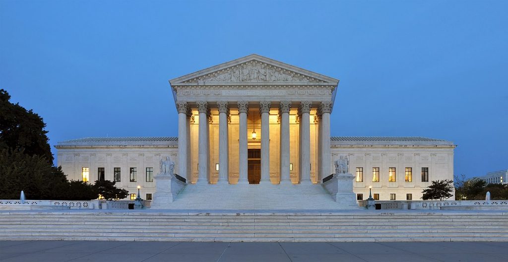 Nighttime picture of the US Supreme Court Building