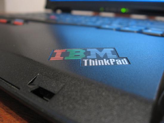 A close up picture of an IBM Thinkpad logo