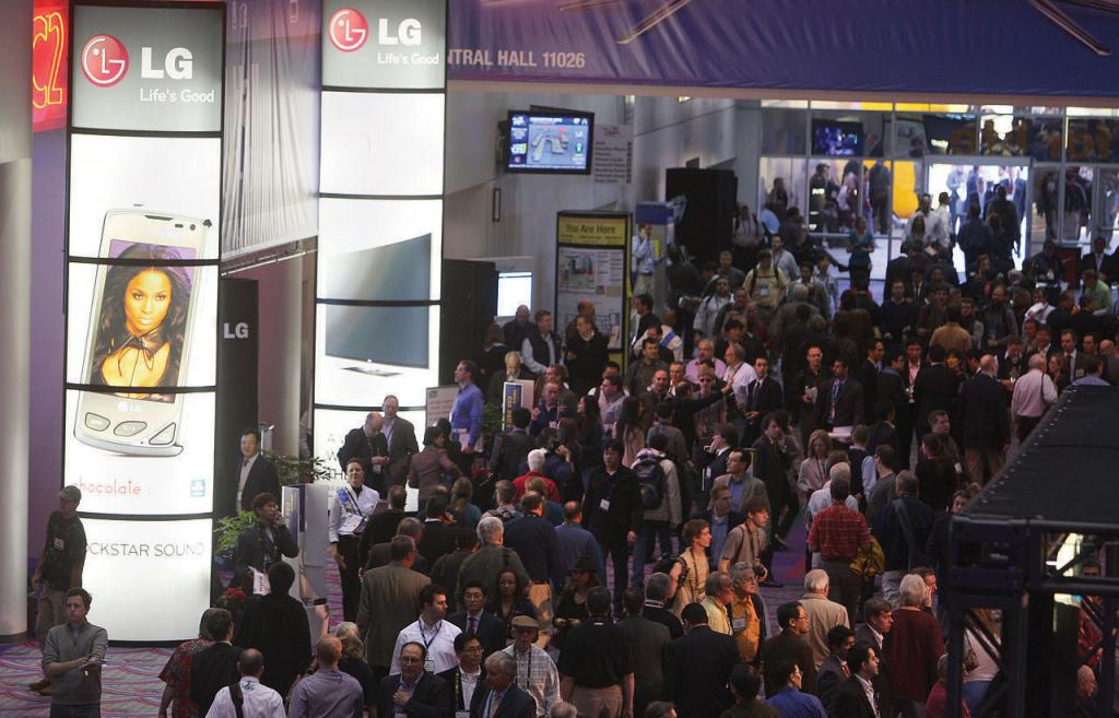 Attendees at the LG Electronics Display at CES 2010